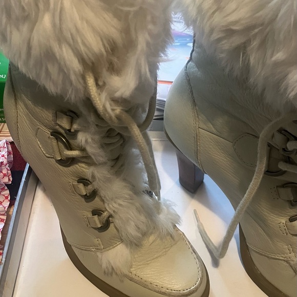 Report Vanilla Leather Faux Fur Cuff, Heeled Boots Sz. 8.5 - Picture 7 of 16